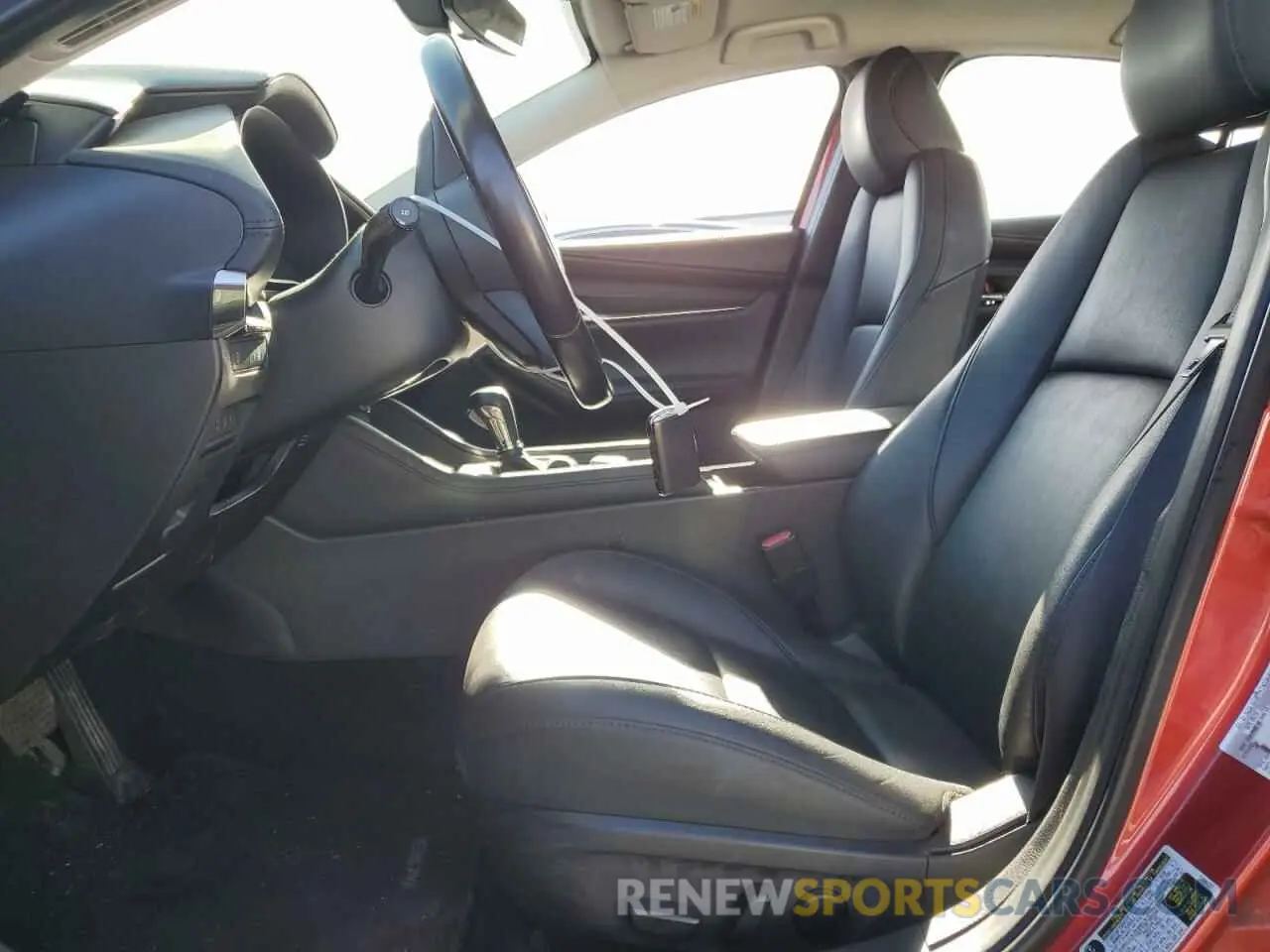 7 Photograph of a damaged car 3MZBPADL5KM112305 MAZDA 3 2019