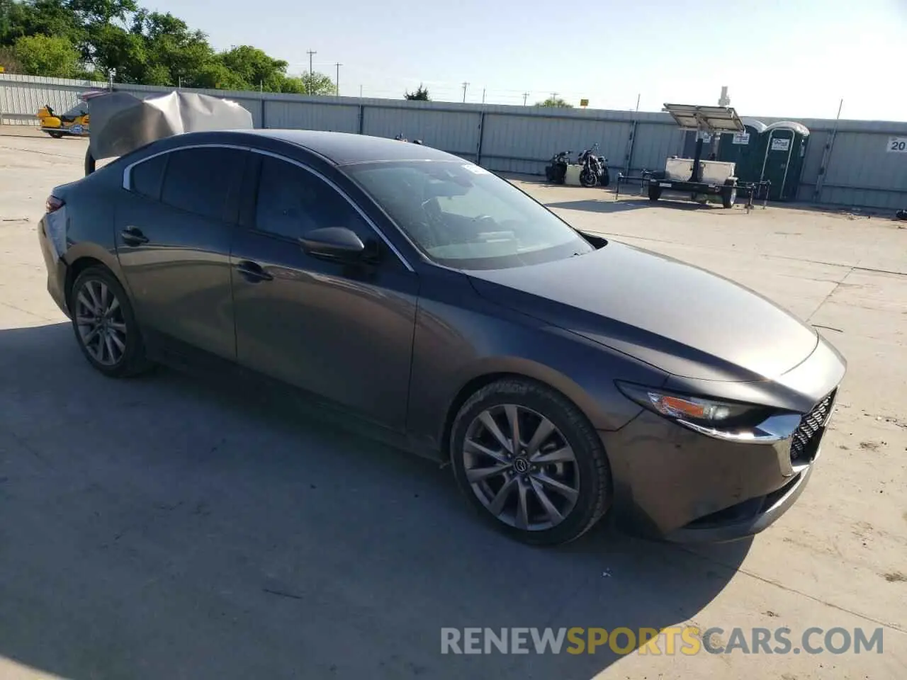 4 Photograph of a damaged car 3MZBPADL8KM110533 MAZDA 3 2019