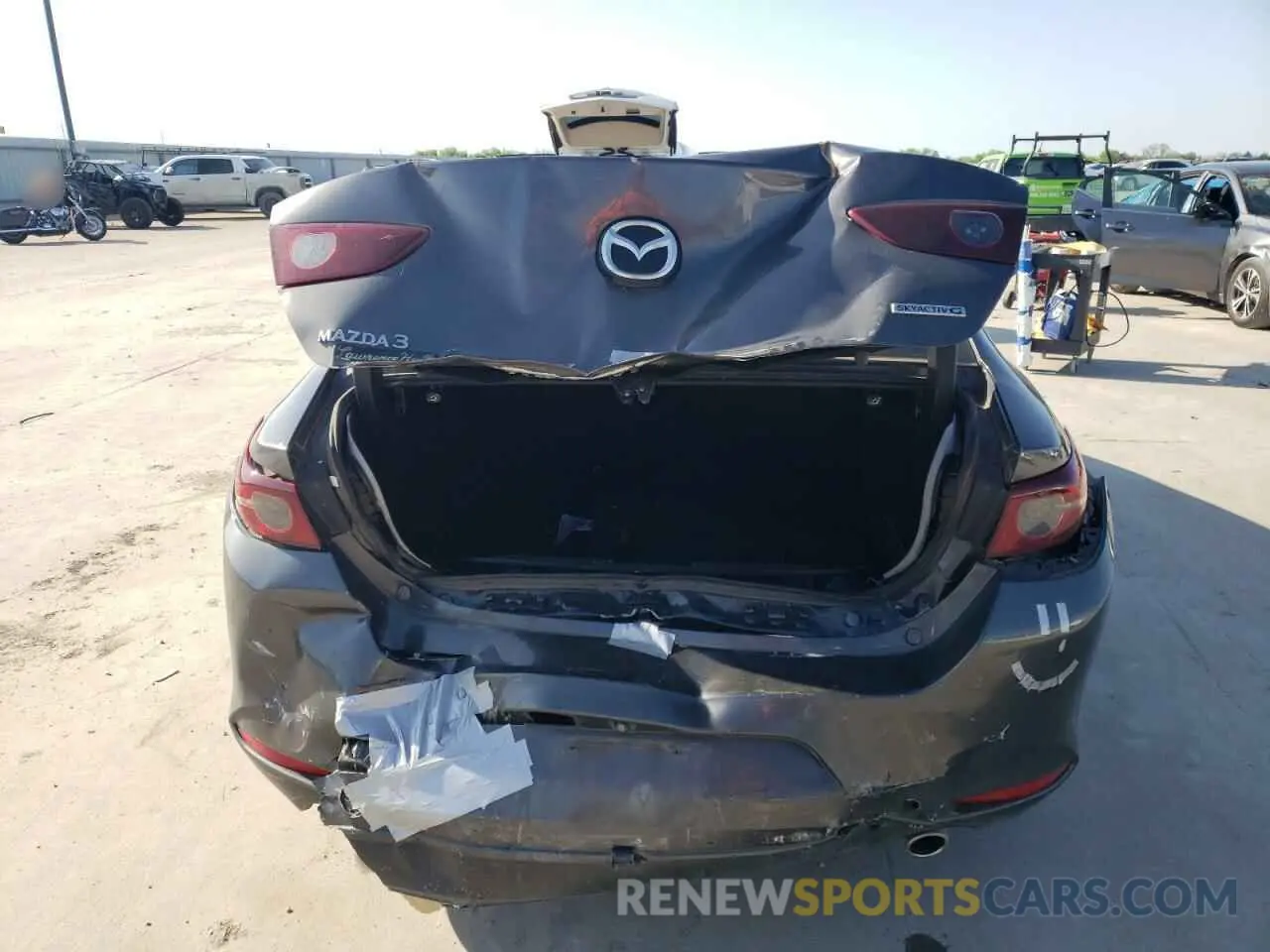 6 Photograph of a damaged car 3MZBPADL8KM110533 MAZDA 3 2019