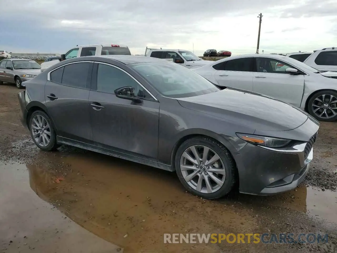 4 Photograph of a damaged car 3MZBPADM8KM103610 MAZDA 3 2019