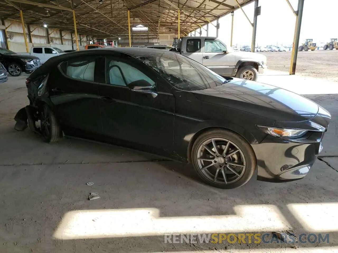 4 Photograph of a damaged car JM1BPAJM2K1128457 MAZDA 3 2019