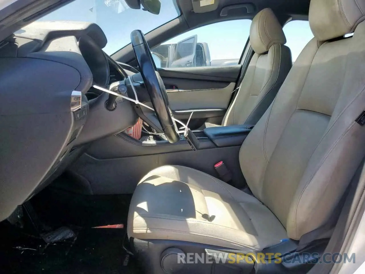 7 Photograph of a damaged car JM1BPAJM3K1131108 MAZDA 3 2019