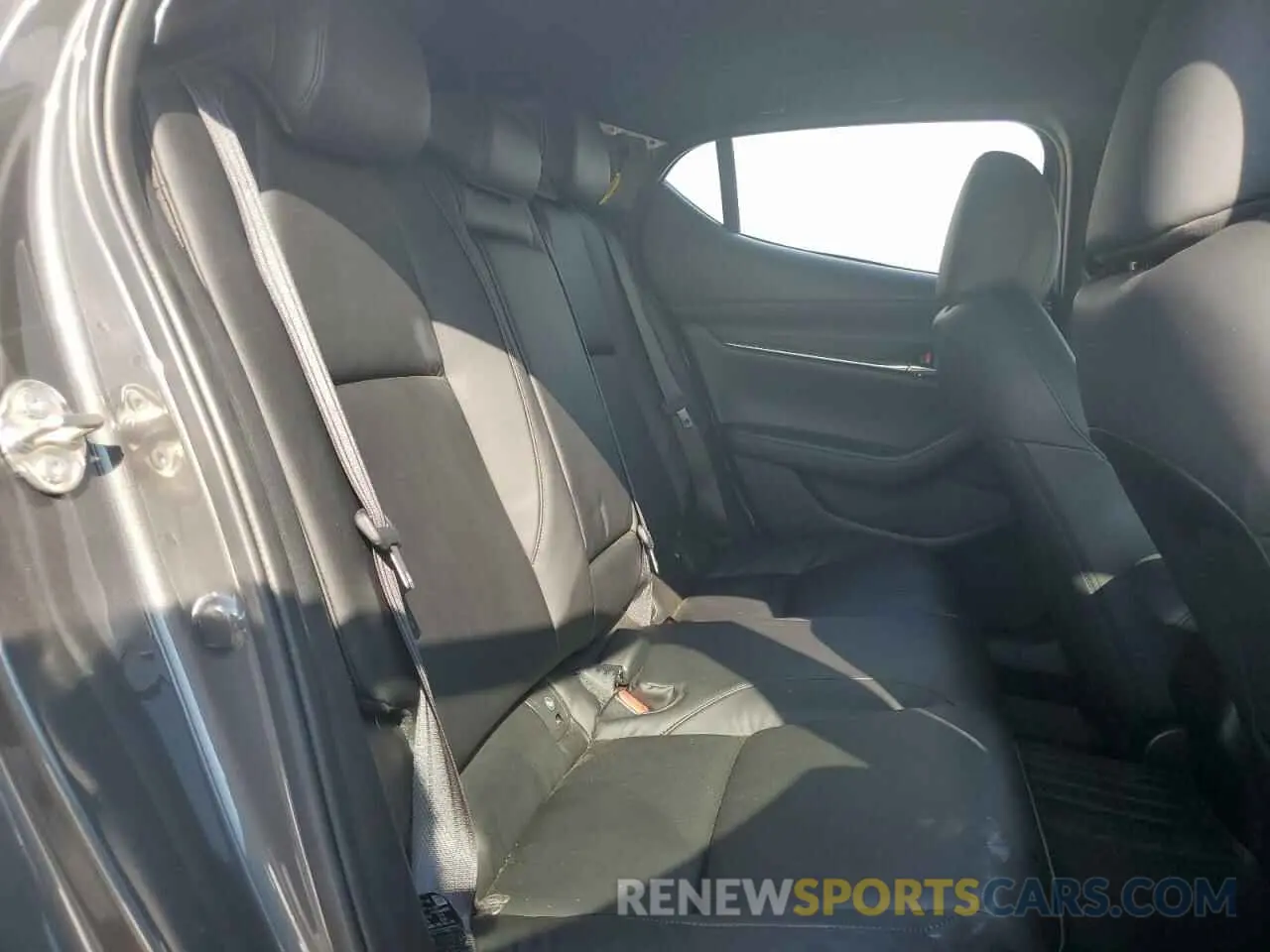10 Photograph of a damaged car JM1BPBJM0K1140225 MAZDA 3 2019