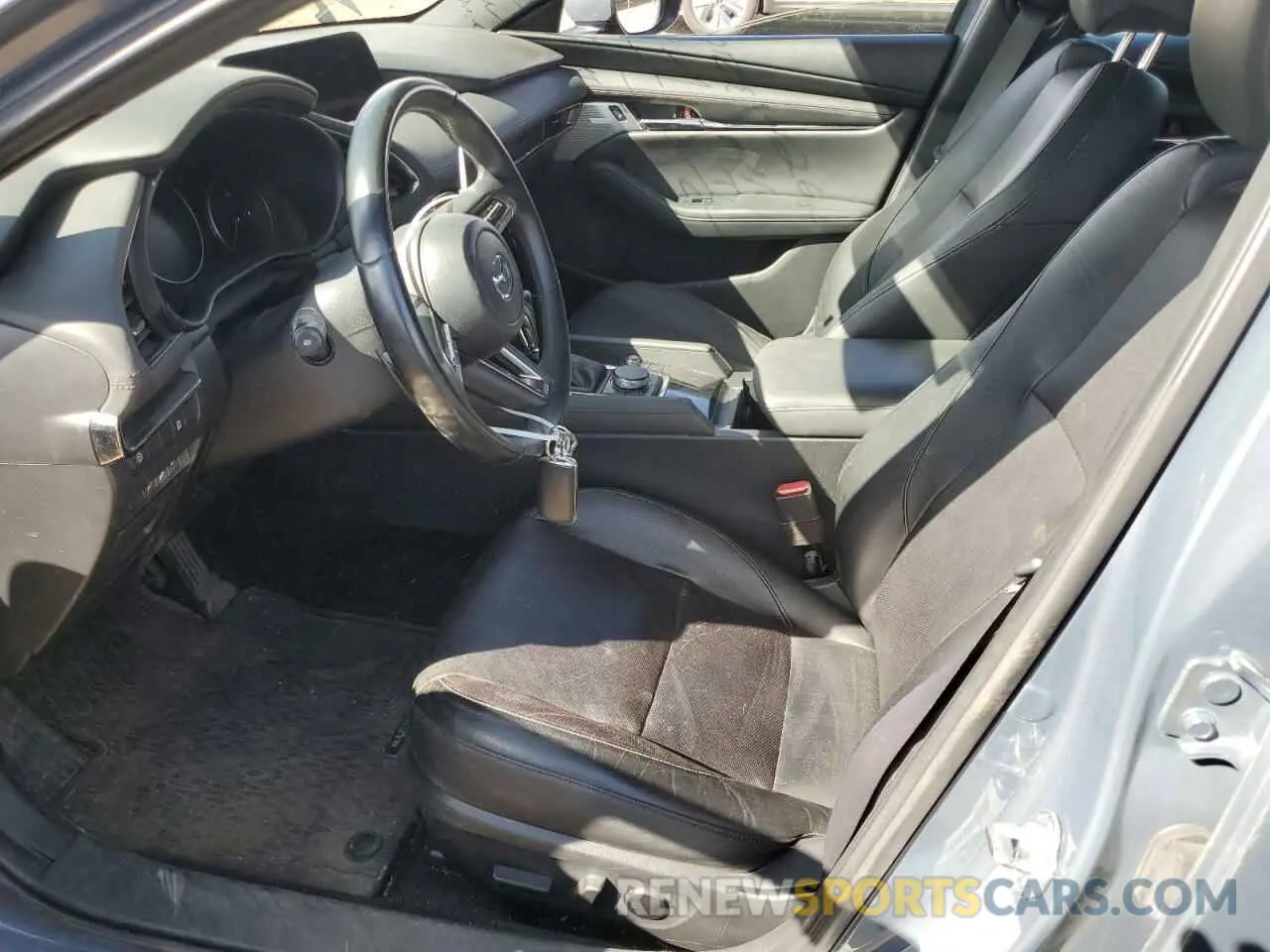 7 Photograph of a damaged car JM1BPBNM7K1124047 MAZDA 3 2019