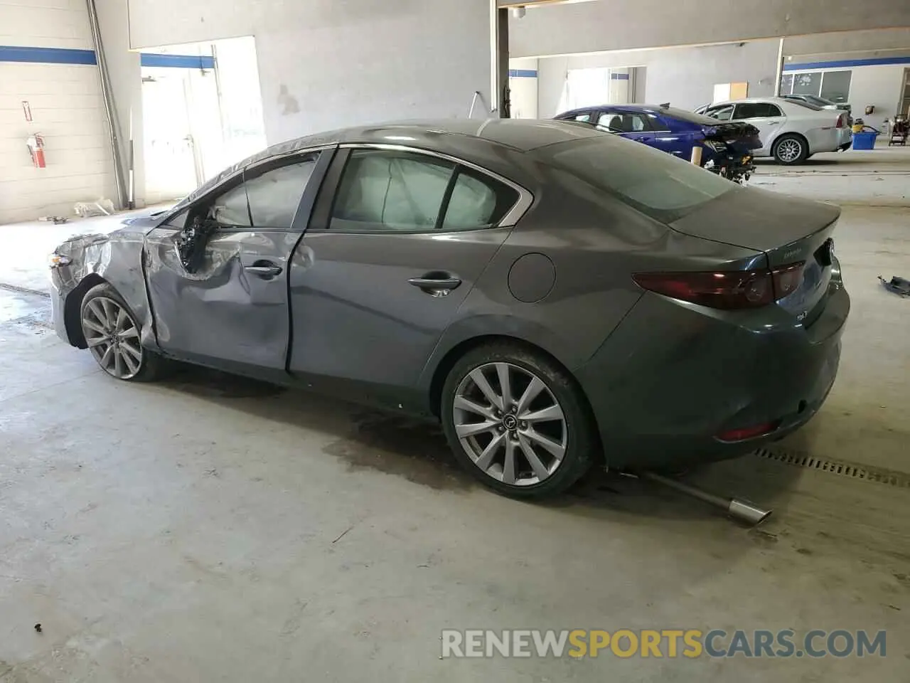2 Photograph of a damaged car 3MZBPACL2LM131820 MAZDA 3 2020