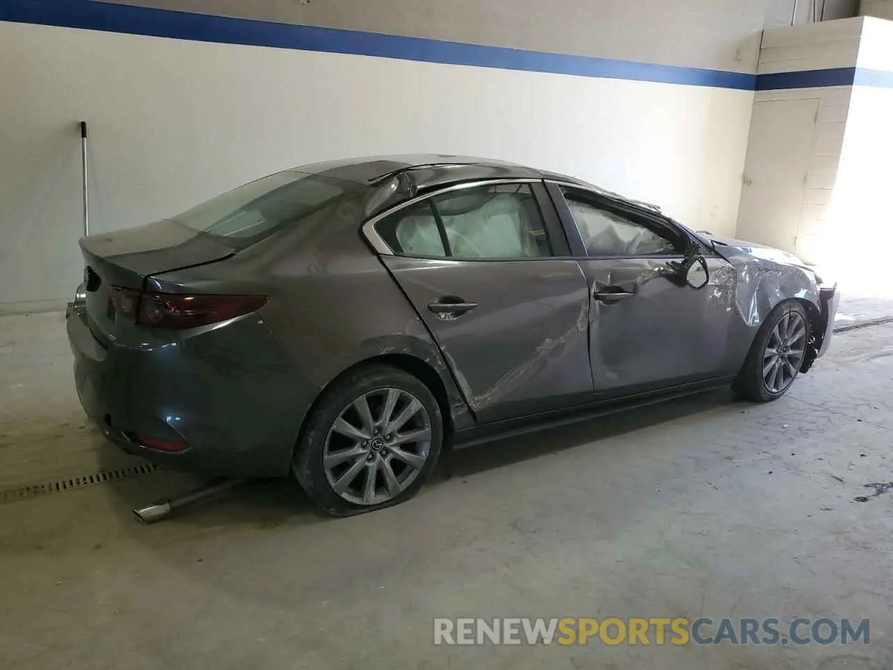 3 Photograph of a damaged car 3MZBPACL2LM131820 MAZDA 3 2020