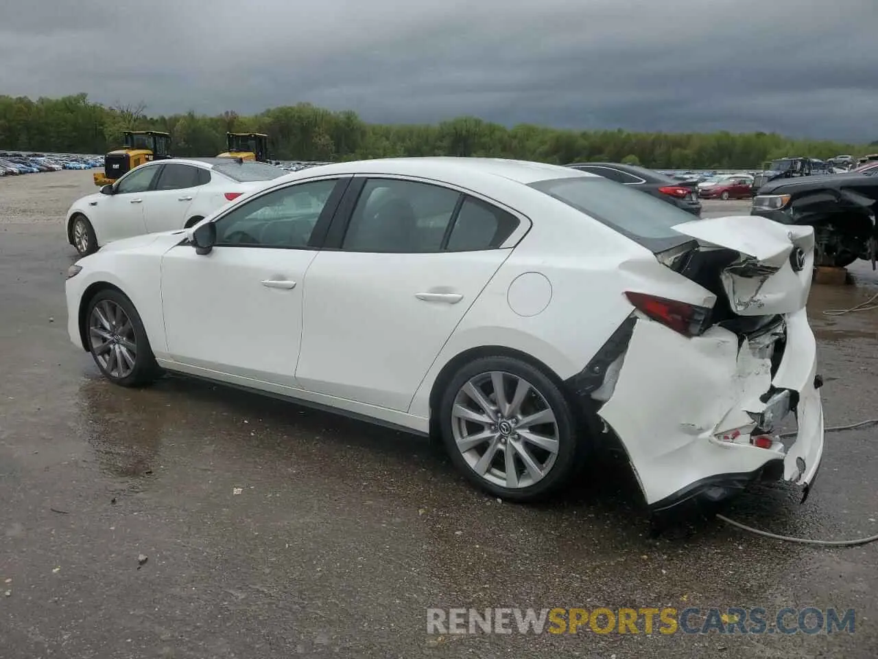 2 Photograph of a damaged car 3MZBPACL5LM128961 MAZDA 3 2020