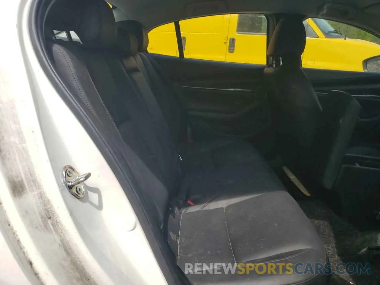 10 Photograph of a damaged car 3MZBPACL6LM132047 MAZDA 3 2020