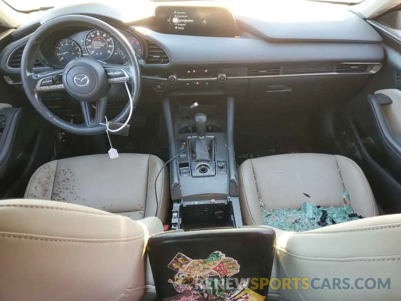 8 Photograph of a damaged car 3MZBPACL8LM135001 MAZDA 3 2020