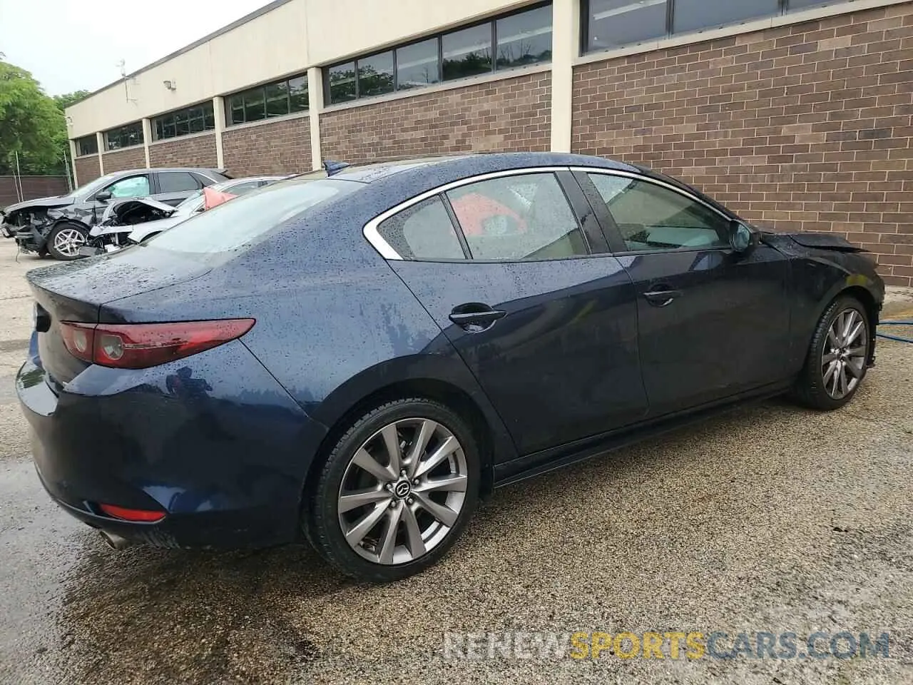 3 Photograph of a damaged car 3MZBPADL5LM126805 MAZDA 3 2020