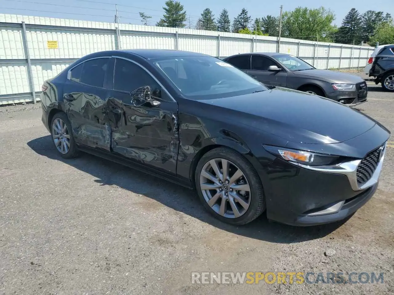 4 Photograph of a damaged car 3MZBPBCM7LM125977 MAZDA 3 2020