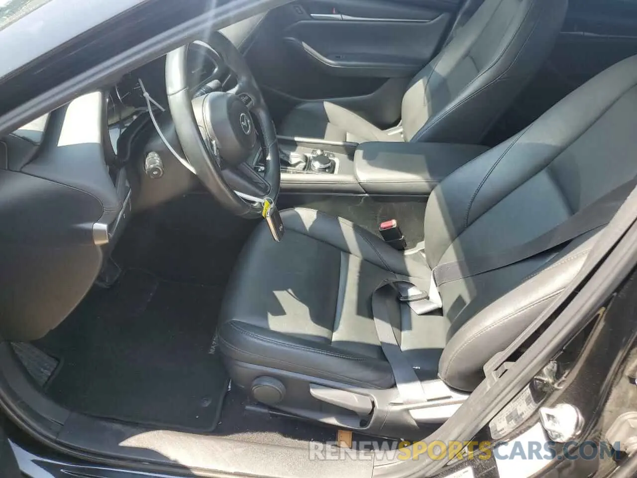 7 Photograph of a damaged car 3MZBPBCM7LM125977 MAZDA 3 2020