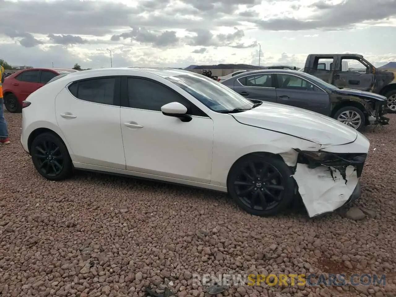 4 Photograph of a damaged car JM1BPANM5L1174408 MAZDA 3 2020