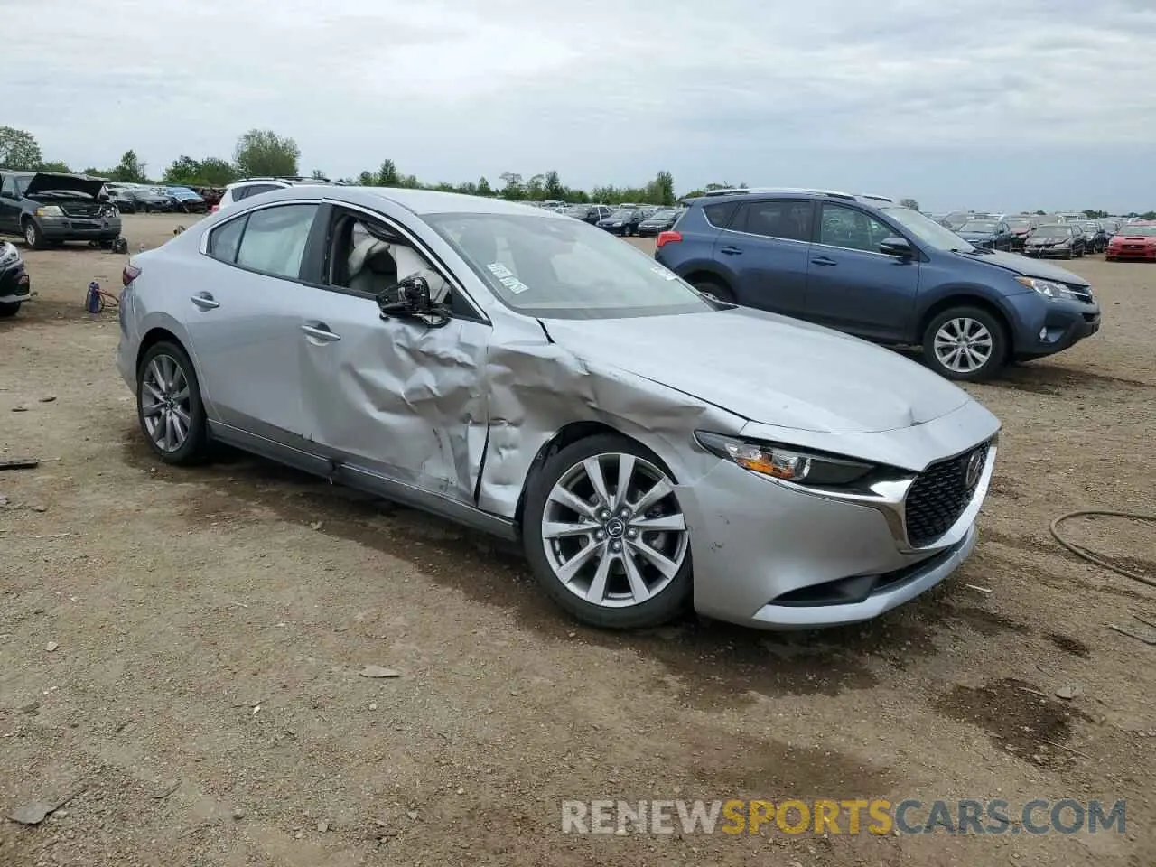 4 Photograph of a damaged car JM1BPBCMXL1162960 MAZDA 3 2020