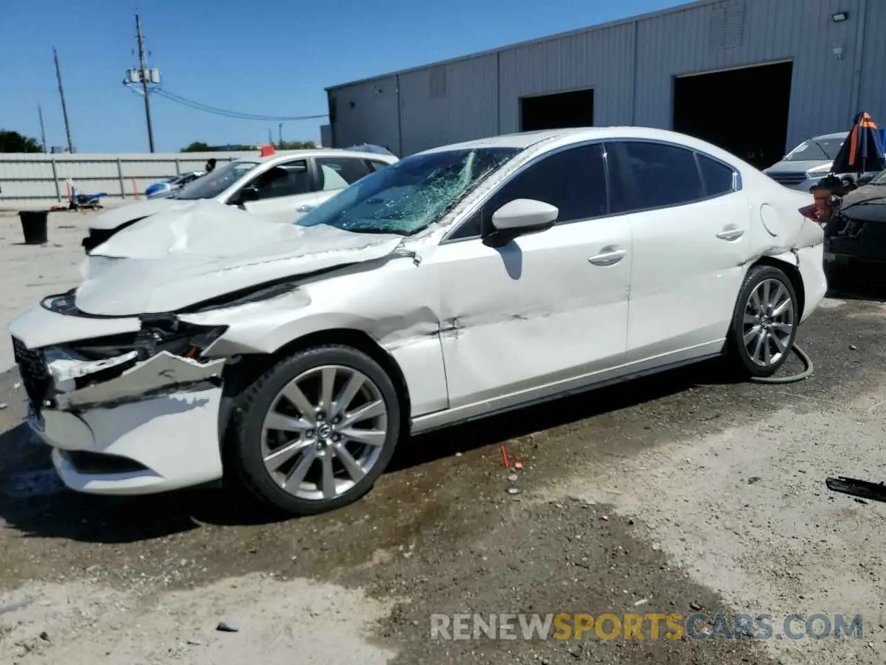 1 Photograph of a damaged car JM1BPBEM6L1172348 MAZDA 3 2020