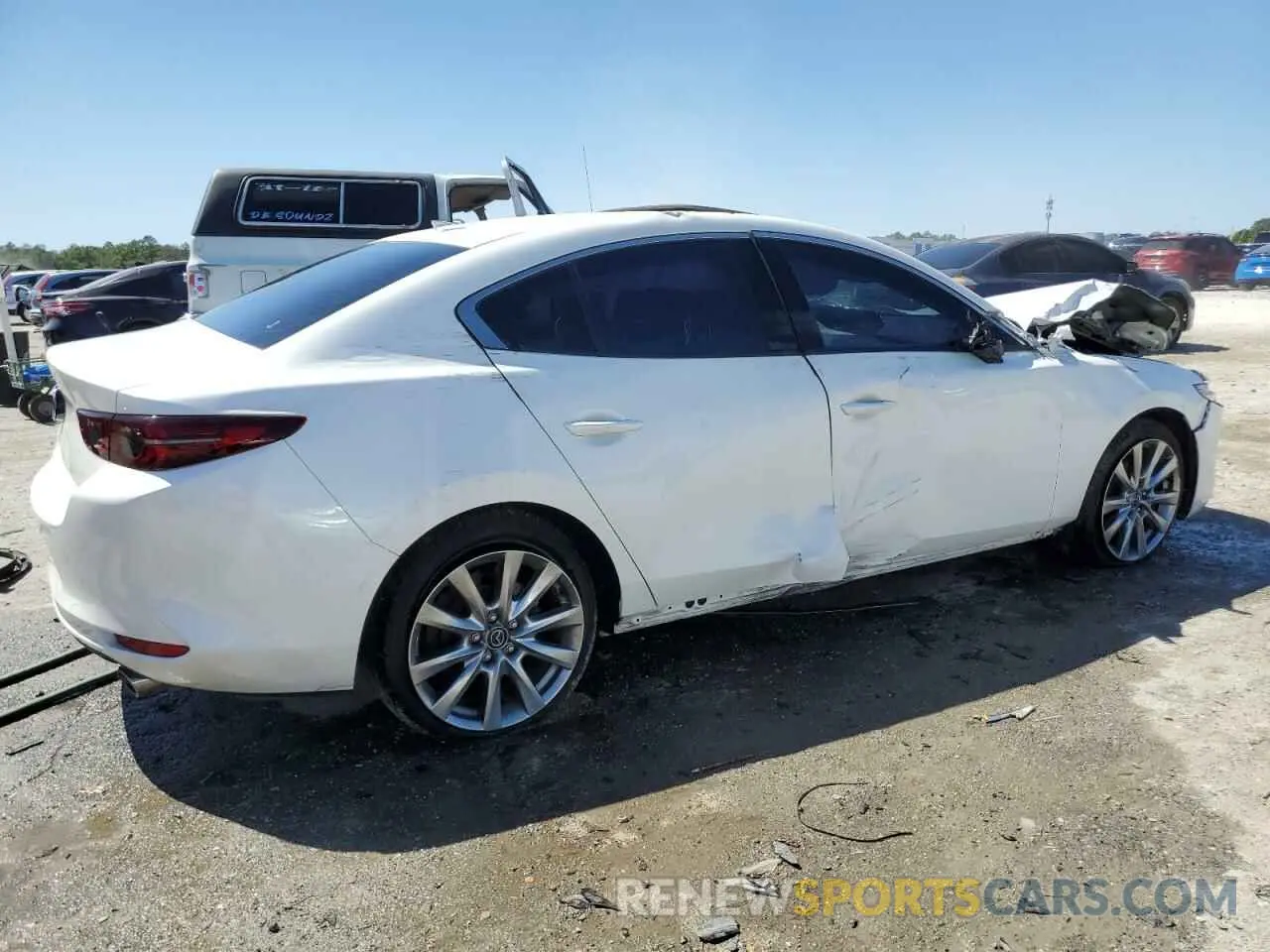 3 Photograph of a damaged car JM1BPBEM6L1172348 MAZDA 3 2020
