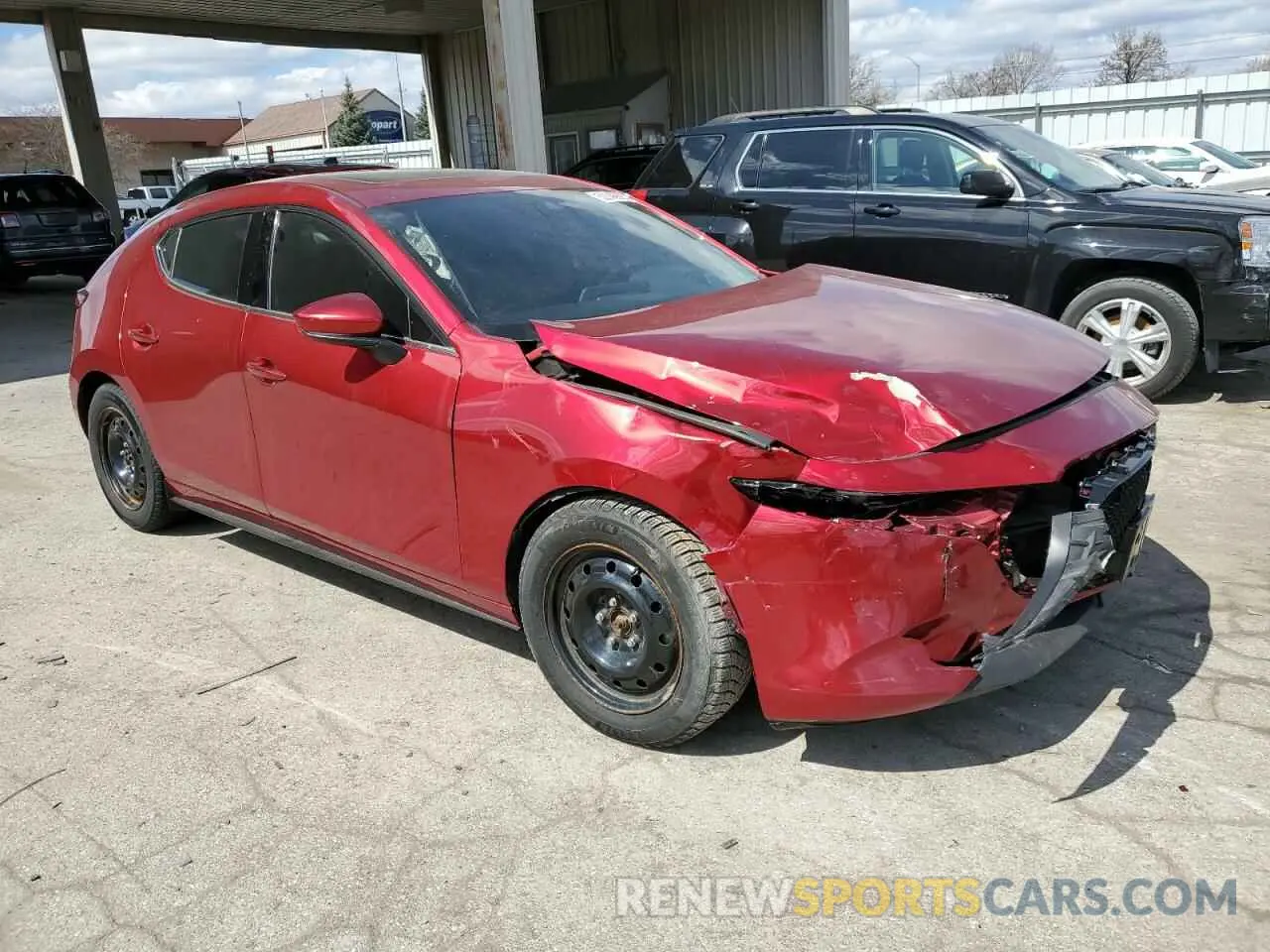 4 Photograph of a damaged car JM1BPBMMXL1153156 MAZDA 3 2020