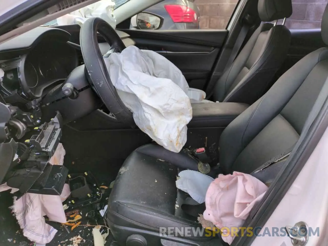 7 Photograph of a damaged car 3MZBPABL3MM200162 MAZDA 3 2021