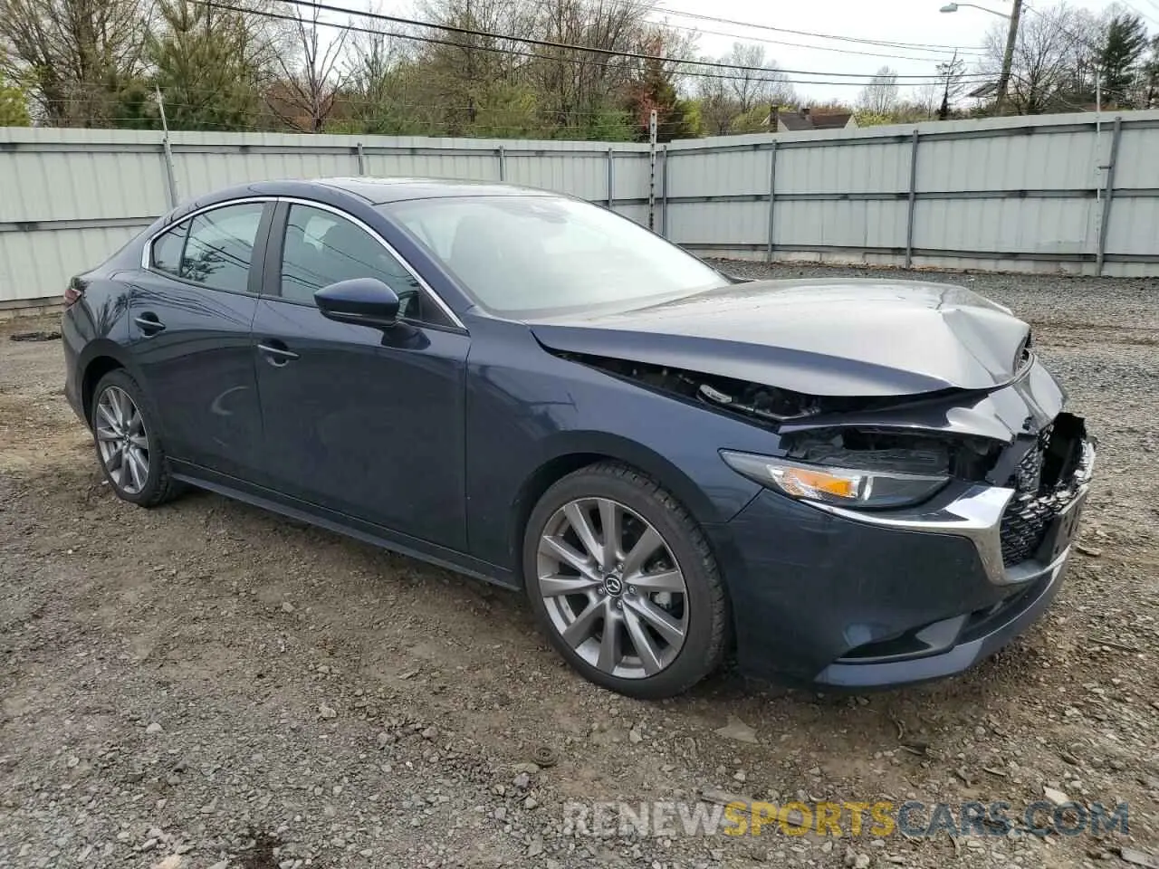 4 Photograph of a damaged car 3MZBPACL2MM253837 MAZDA 3 2021