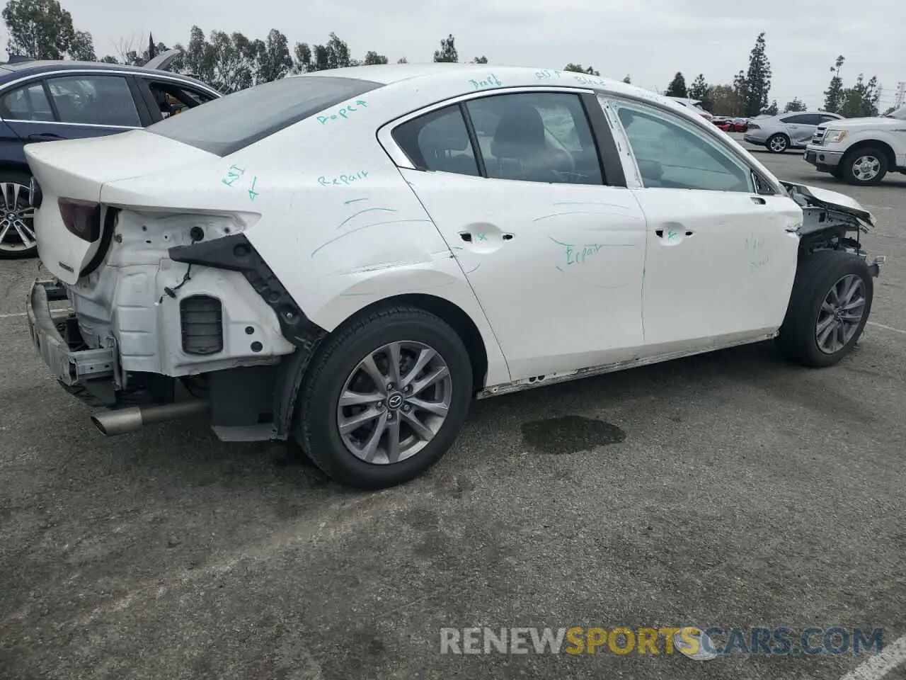 3 Photograph of a damaged car JM1BPAAL3M1321338 MAZDA 3 2021