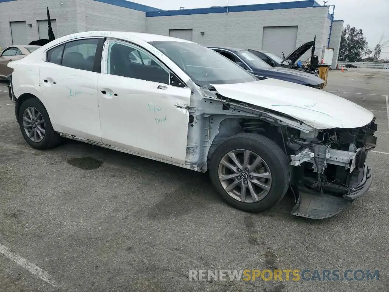 4 Photograph of a damaged car JM1BPAAL3M1321338 MAZDA 3 2021