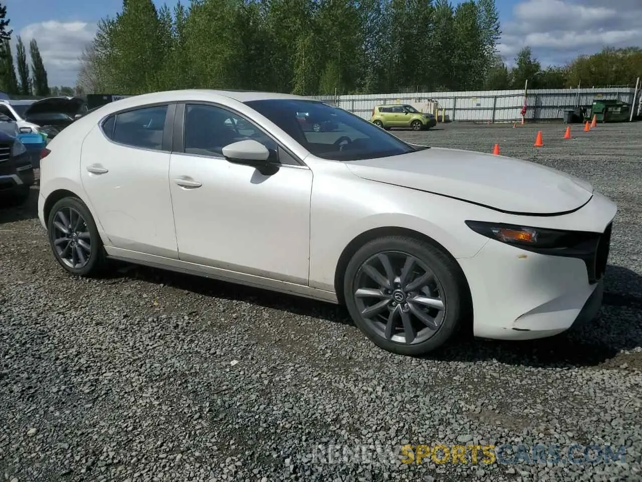 4 Photograph of a damaged car JM1BPALL2M1305466 MAZDA 3 2021