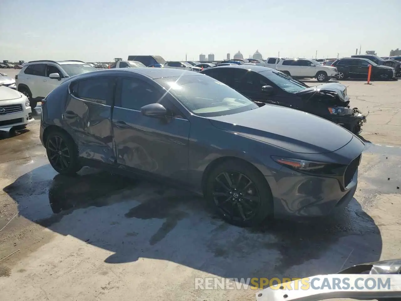 4 Photograph of a damaged car JM1BPAML4M1401436 MAZDA 3 2021