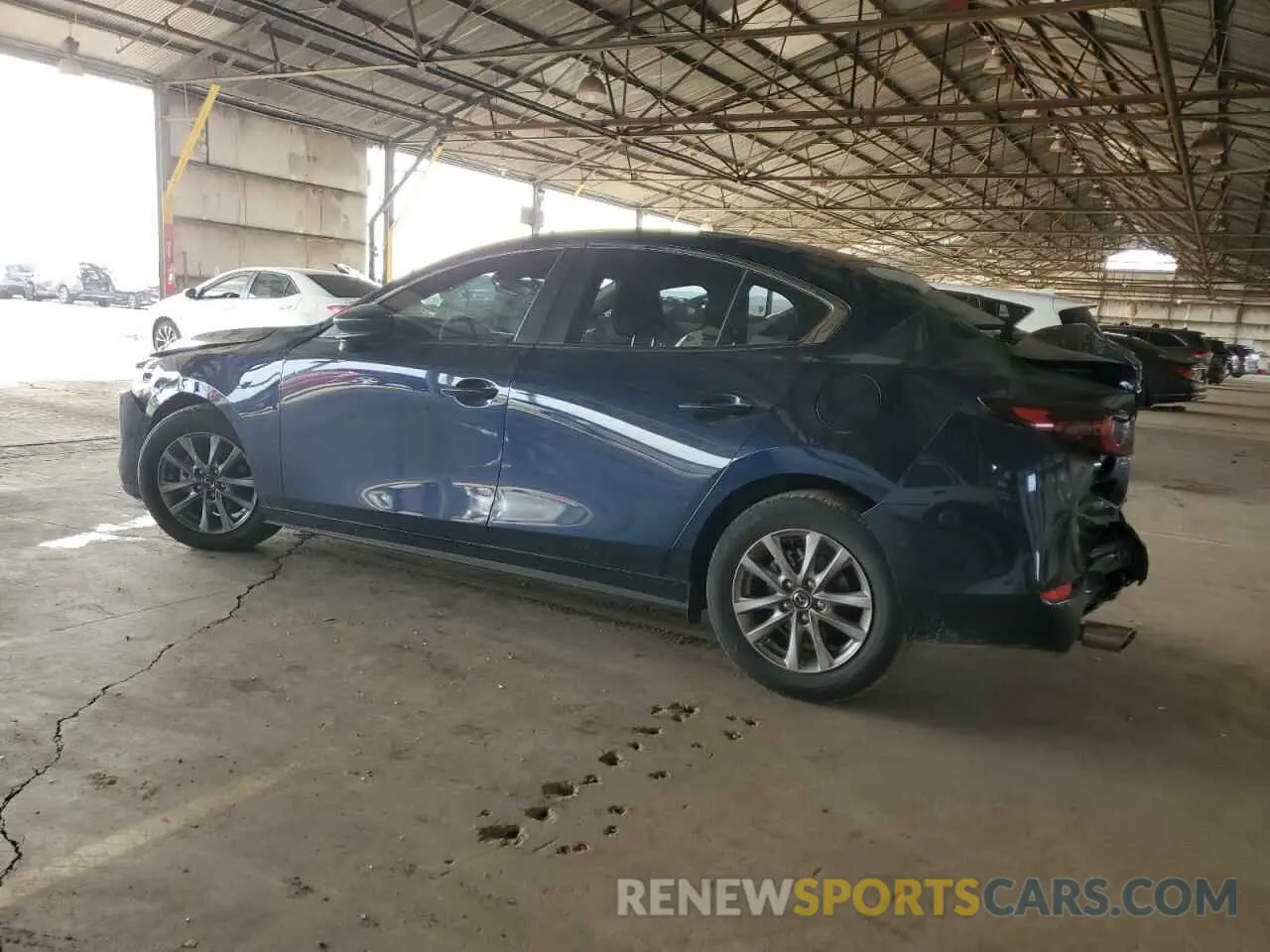 2 Photograph of a damaged car 3MZBPAA76NM304828 MAZDA 3 2022