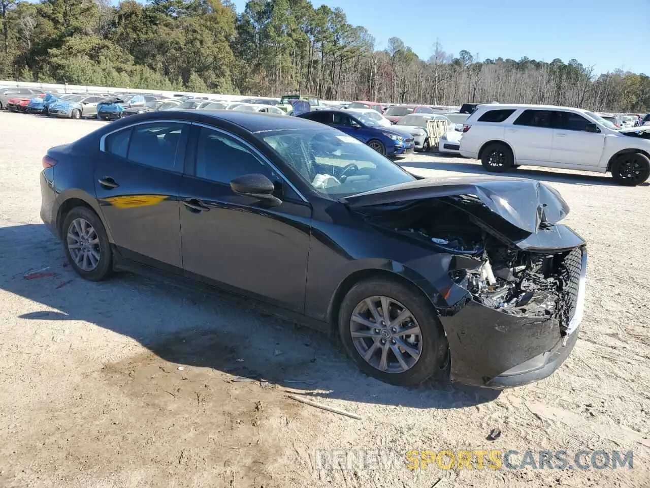 4 Photograph of a damaged car 3MZBPAAL8NM300034 MAZDA 3 2022