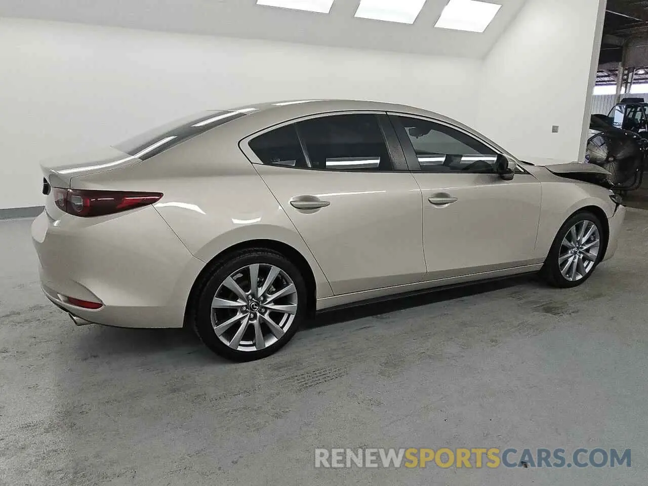 3 Photograph of a damaged car 3MZBPABL4NM317136 MAZDA 3 2022