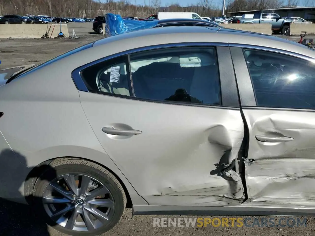 10 Photograph of a damaged car 3MZBPACL0NM318377 MAZDA 3 2022