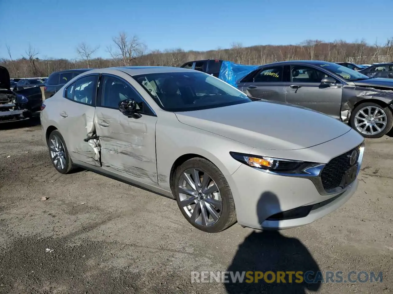 4 Photograph of a damaged car 3MZBPACL0NM318377 MAZDA 3 2022