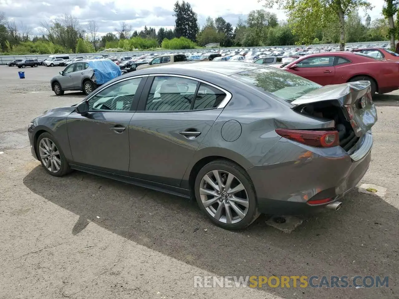 2 Photograph of a damaged car 3MZBPACL8NM303657 MAZDA 3 2022