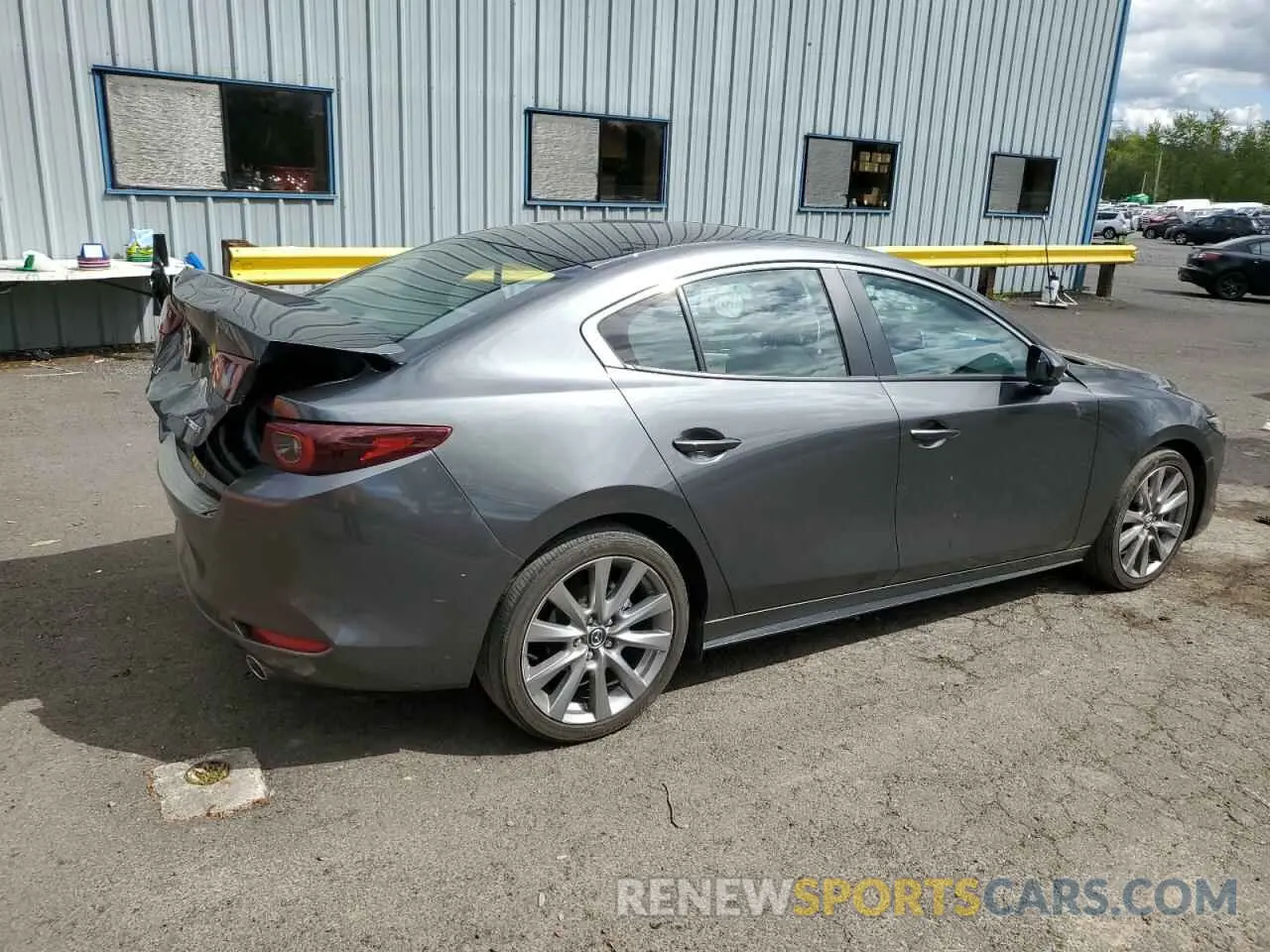 3 Photograph of a damaged car 3MZBPACL8NM303657 MAZDA 3 2022