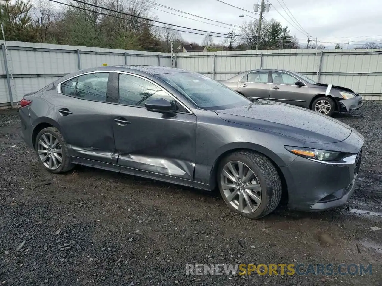 4 Photograph of a damaged car 3MZBPADL3NM311549 MAZDA 3 2022
