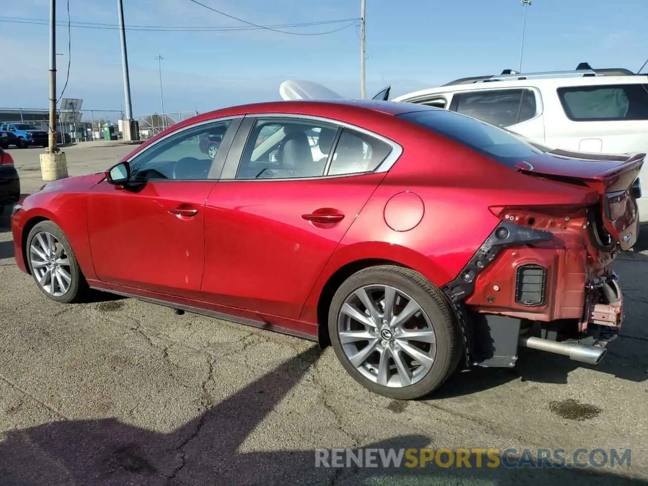 2 Photograph of a damaged car 3MZBPBCL7NM318883 MAZDA 3 2022