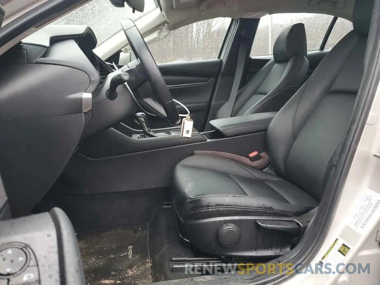 7 Photograph of a damaged car JM1BPABL5N1508385 MAZDA 3 2022