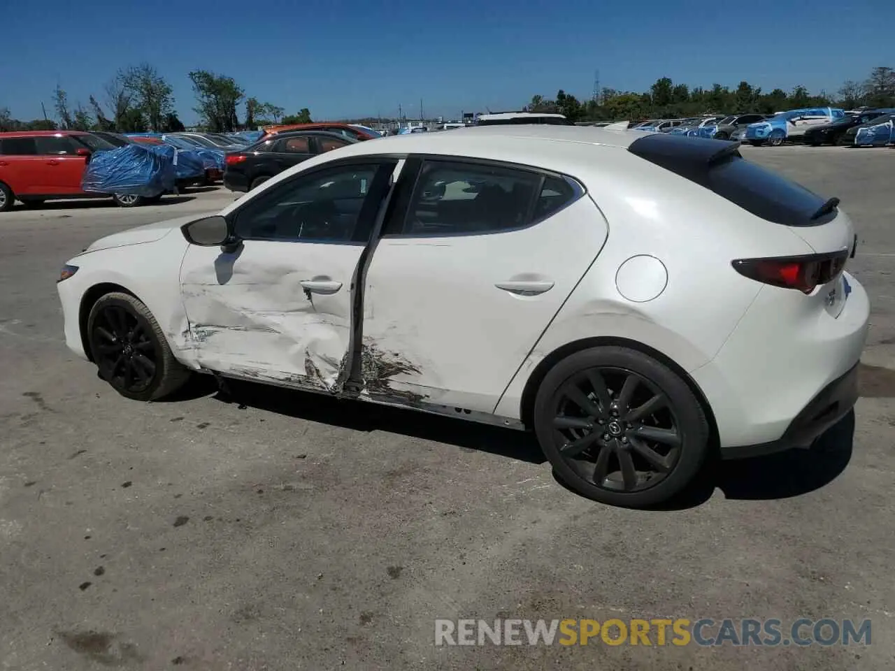 2 Photograph of a damaged car JM1BPBJY6N1516028 MAZDA 3 2022