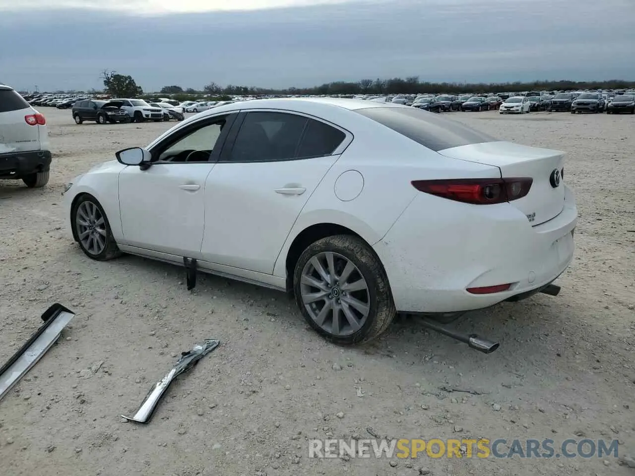 2 Photograph of a damaged car 3MZBPBDM4PM379568 MAZDA 3 2023