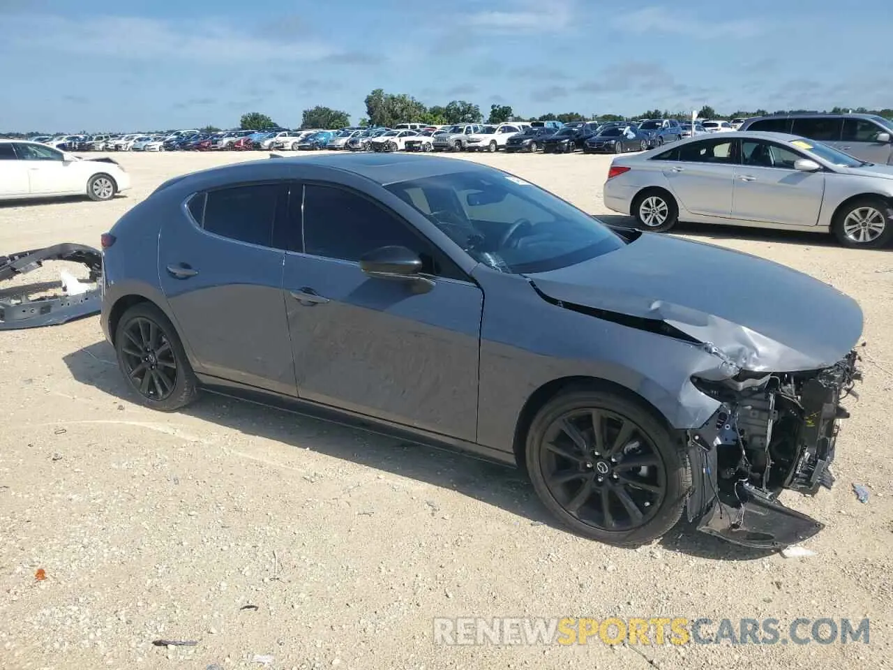 4 Photograph of a damaged car JM1BPBJY6P1618707 MAZDA 3 2023