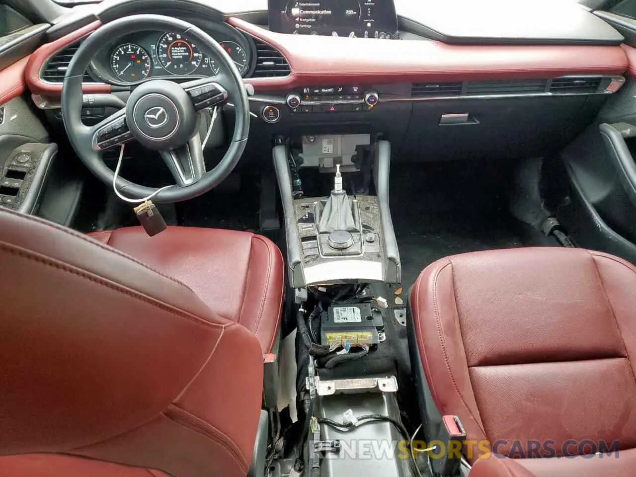 8 Photograph of a damaged car JM1BPBNY7R1650370 MAZDA 3 2024