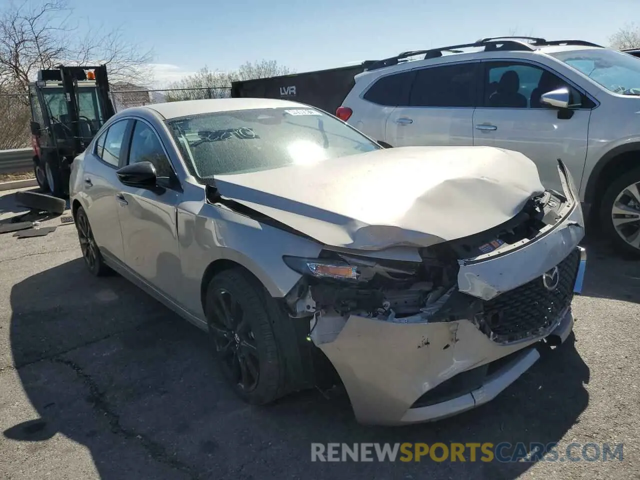 4 Photograph of a damaged car 3MZBPABM0RM428054 MAZDA 3 SELECT S 2024