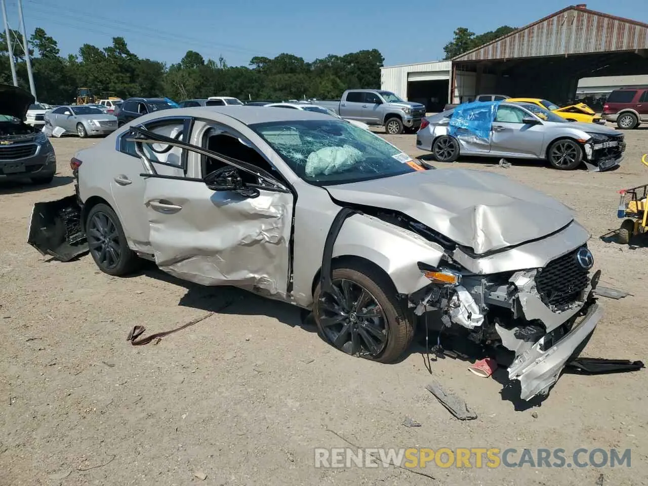 4 Photograph of a damaged car 3MZBPABM2RM422482 MAZDA 3 SELECT S 2024