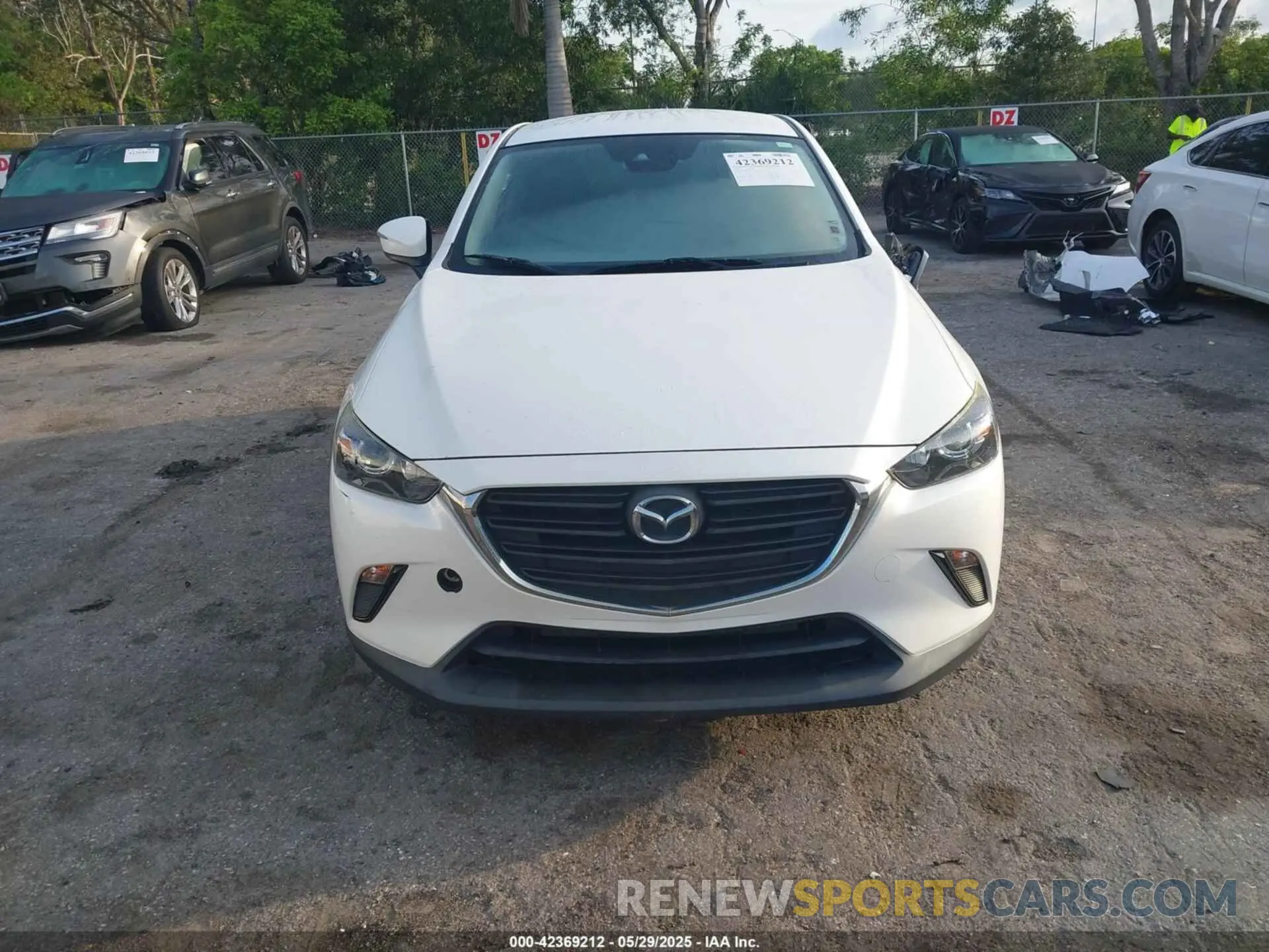 12 Photograph of a damaged car JM1DKDB70K1457899 MAZDA CX-3 2019