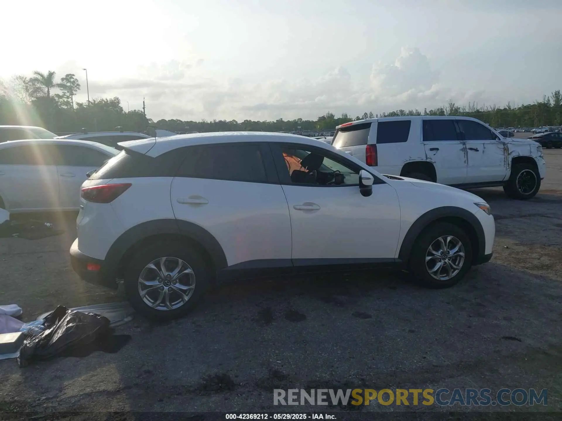 13 Photograph of a damaged car JM1DKDB70K1457899 MAZDA CX-3 2019