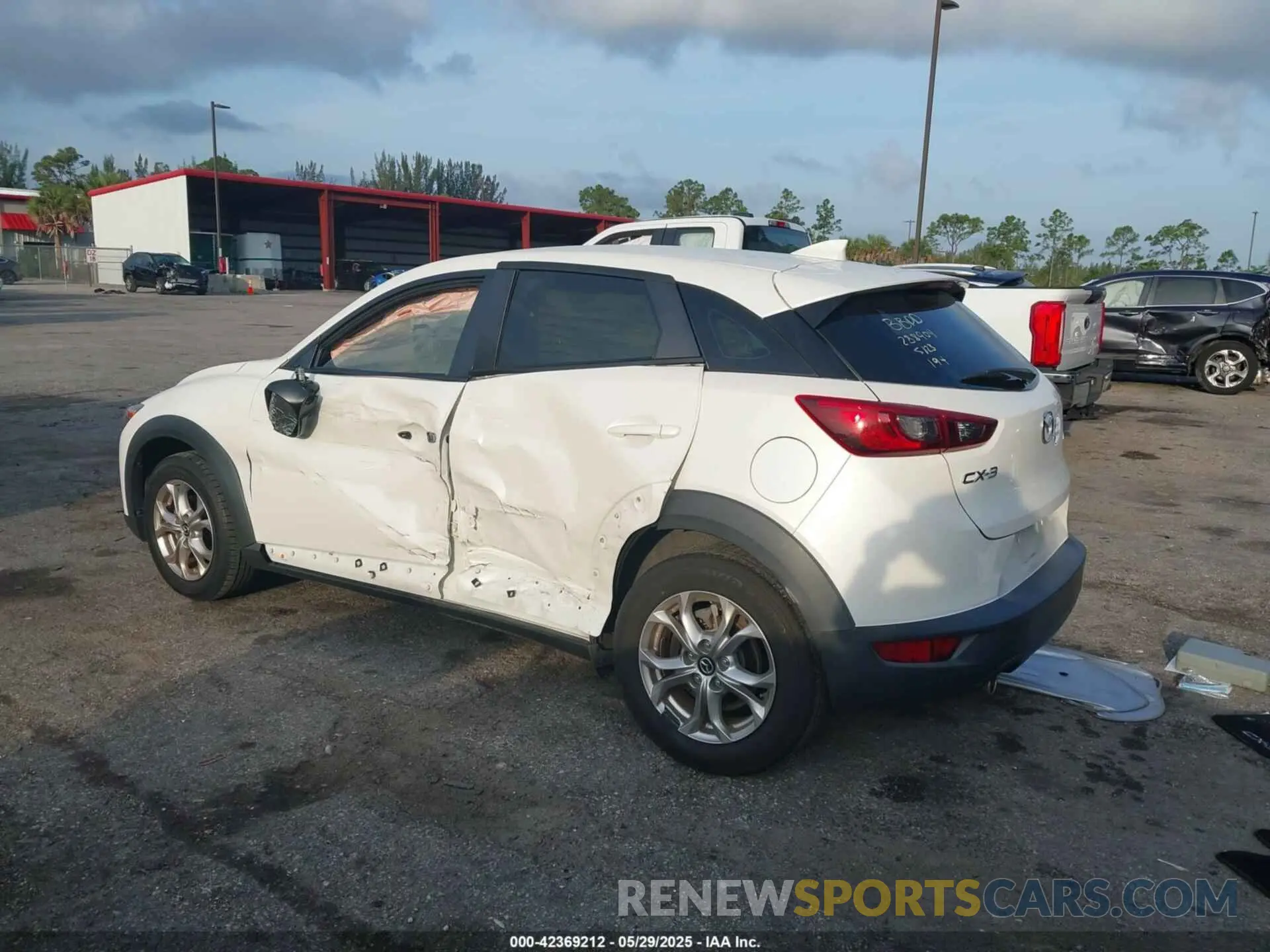 3 Photograph of a damaged car JM1DKDB70K1457899 MAZDA CX-3 2019