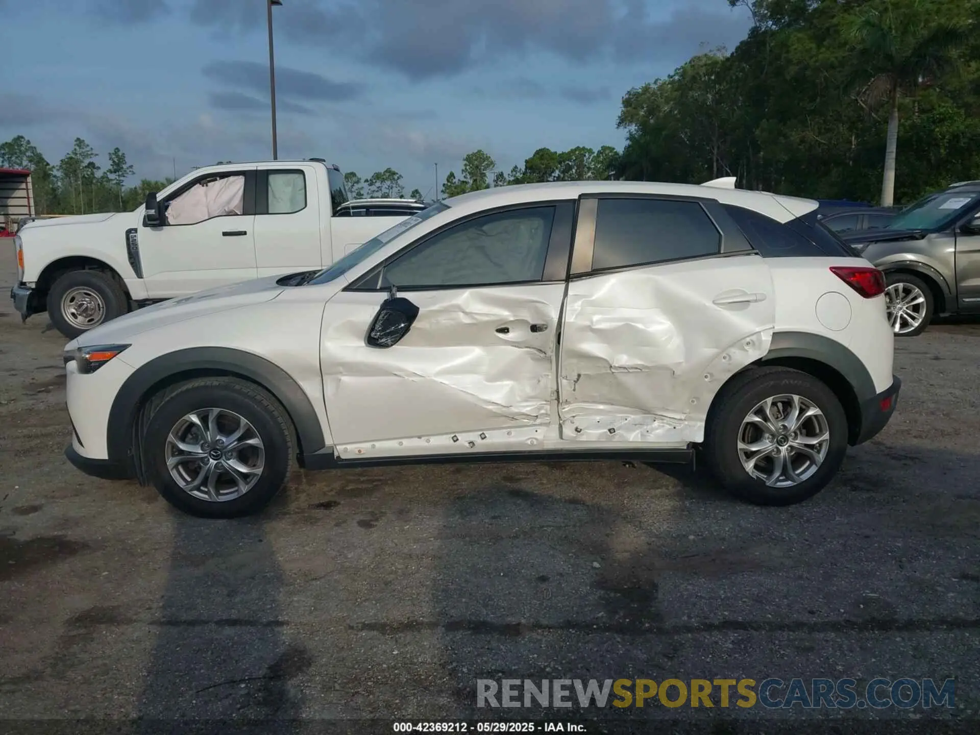 6 Photograph of a damaged car JM1DKDB70K1457899 MAZDA CX-3 2019