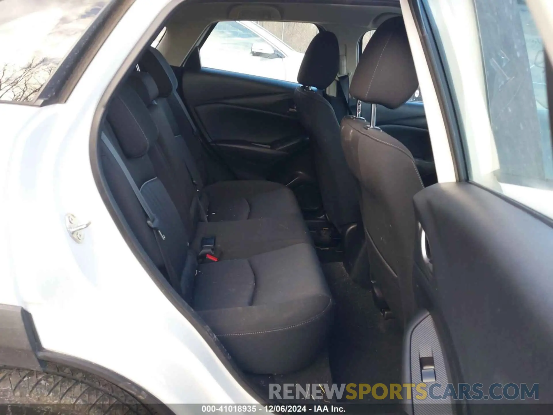 8 Photograph of a damaged car JM1DKDB73K1409779 MAZDA CX-3 2019