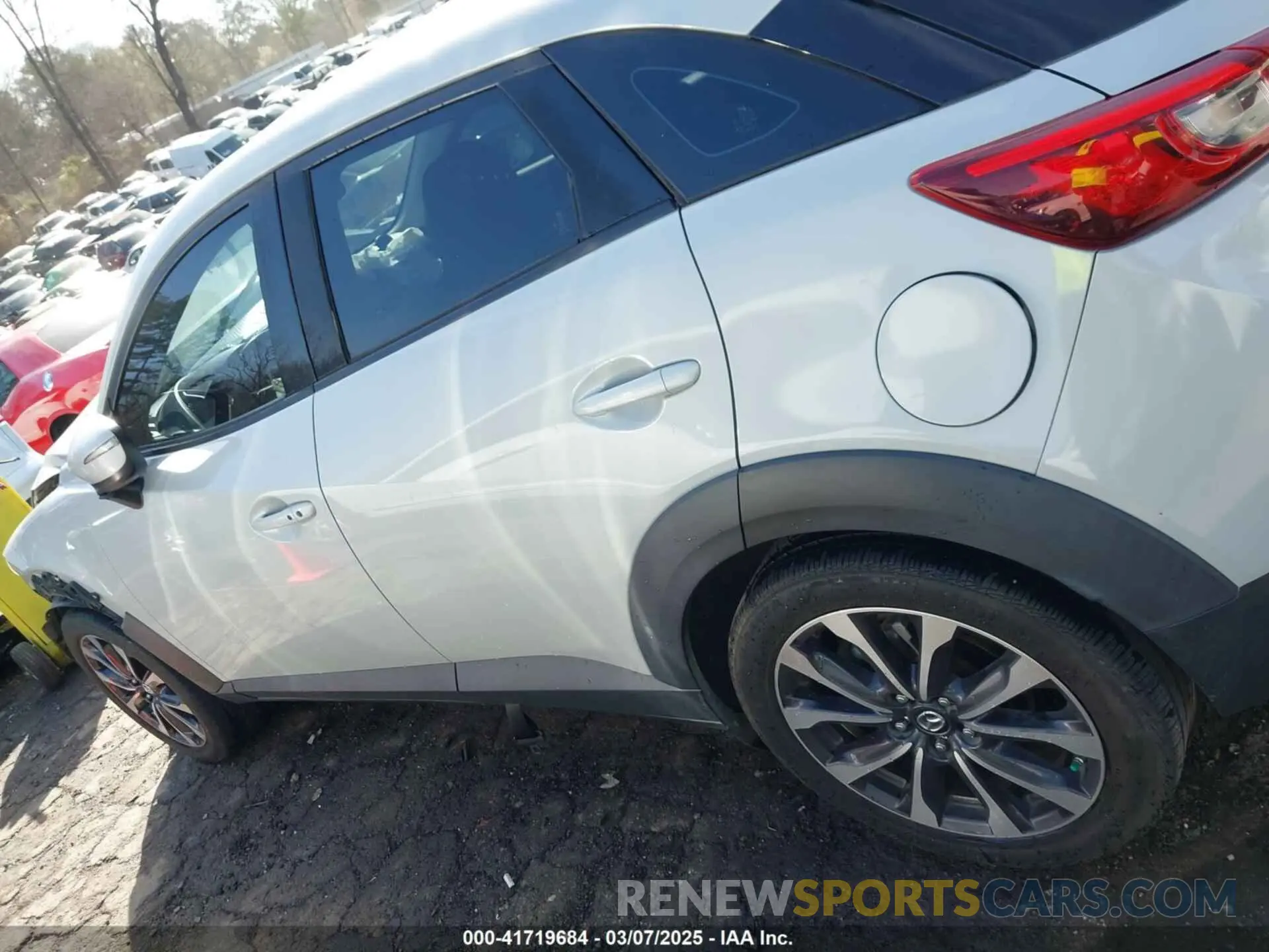 15 Photograph of a damaged car JM1DKDC70K1406403 MAZDA CX-3 2019