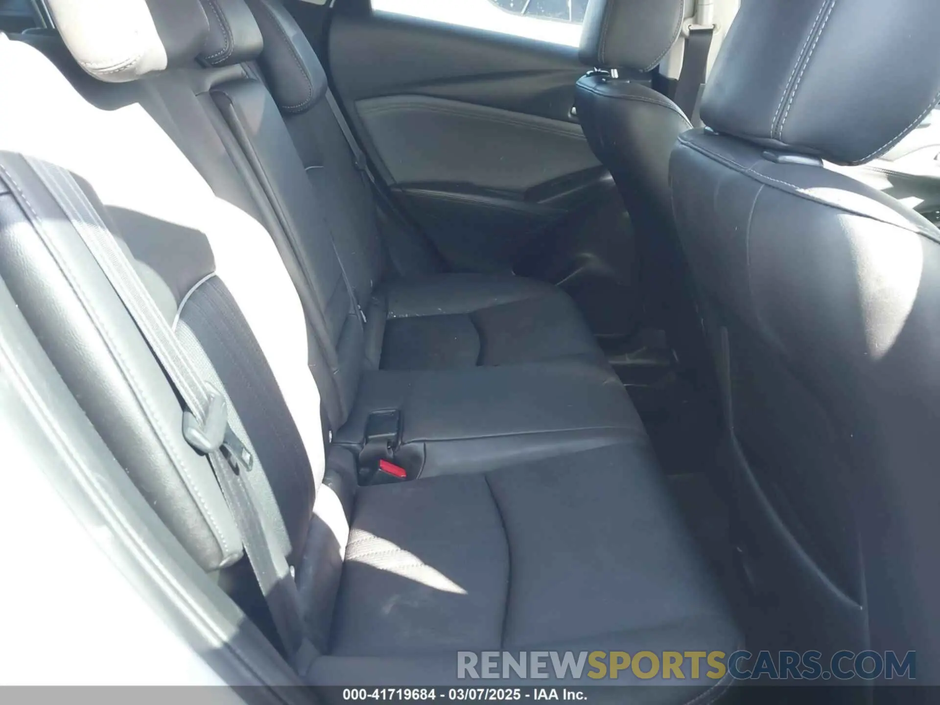 8 Photograph of a damaged car JM1DKDC70K1406403 MAZDA CX-3 2019